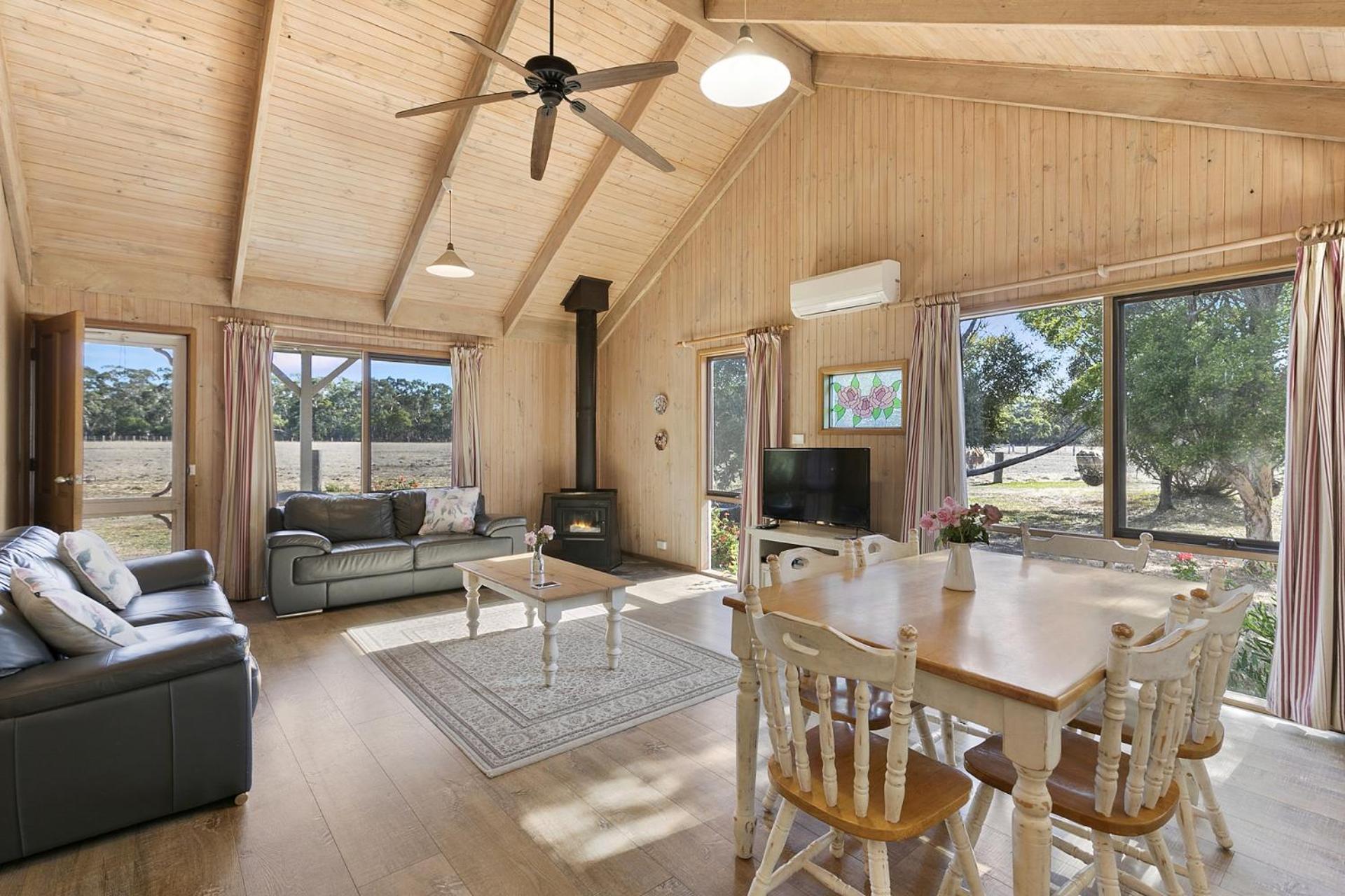 Freshwater Creek Cottages & Farm Stay Торки Екстериор снимка