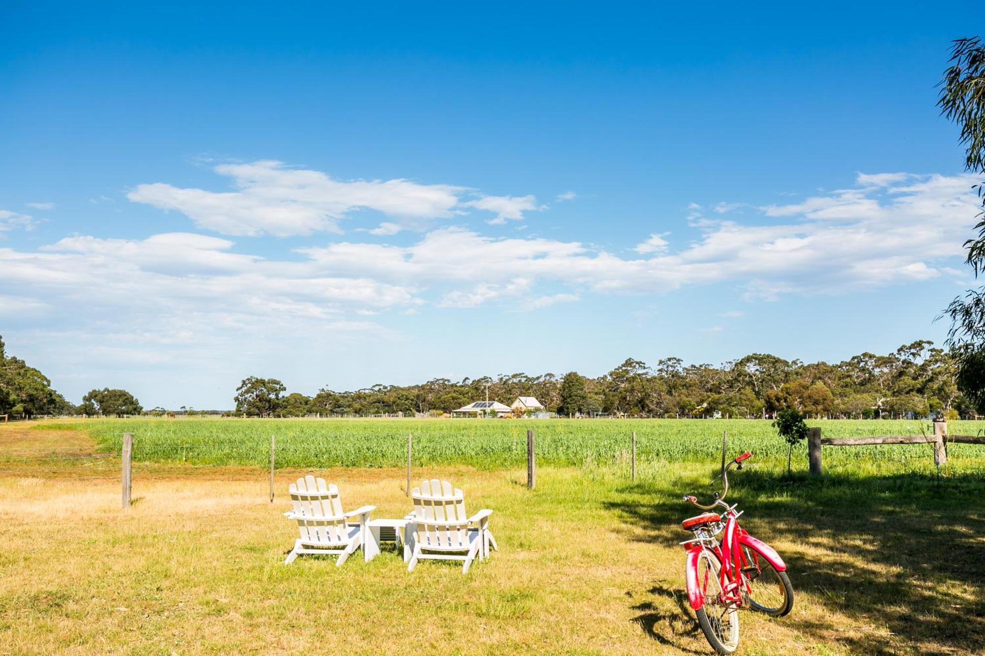 Freshwater Creek Cottages & Farm Stay Торки Стая снимка